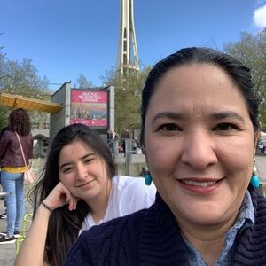 Meet your Posher, Yesenia